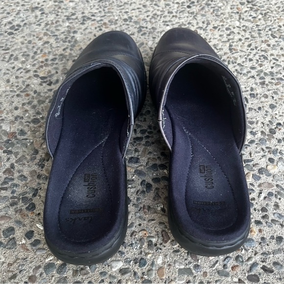Clarks Collection Soft Cushion Slip On Sandals Women 8 Navy Leather Casual - Picture 5 of 8